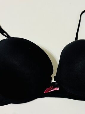 Tarea by Rue 21 Black t-shirt Push Up Bra Size 36D